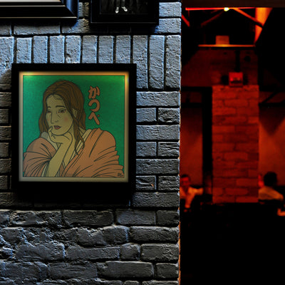 Poster japonais geisha dans une décoration japandi moderne